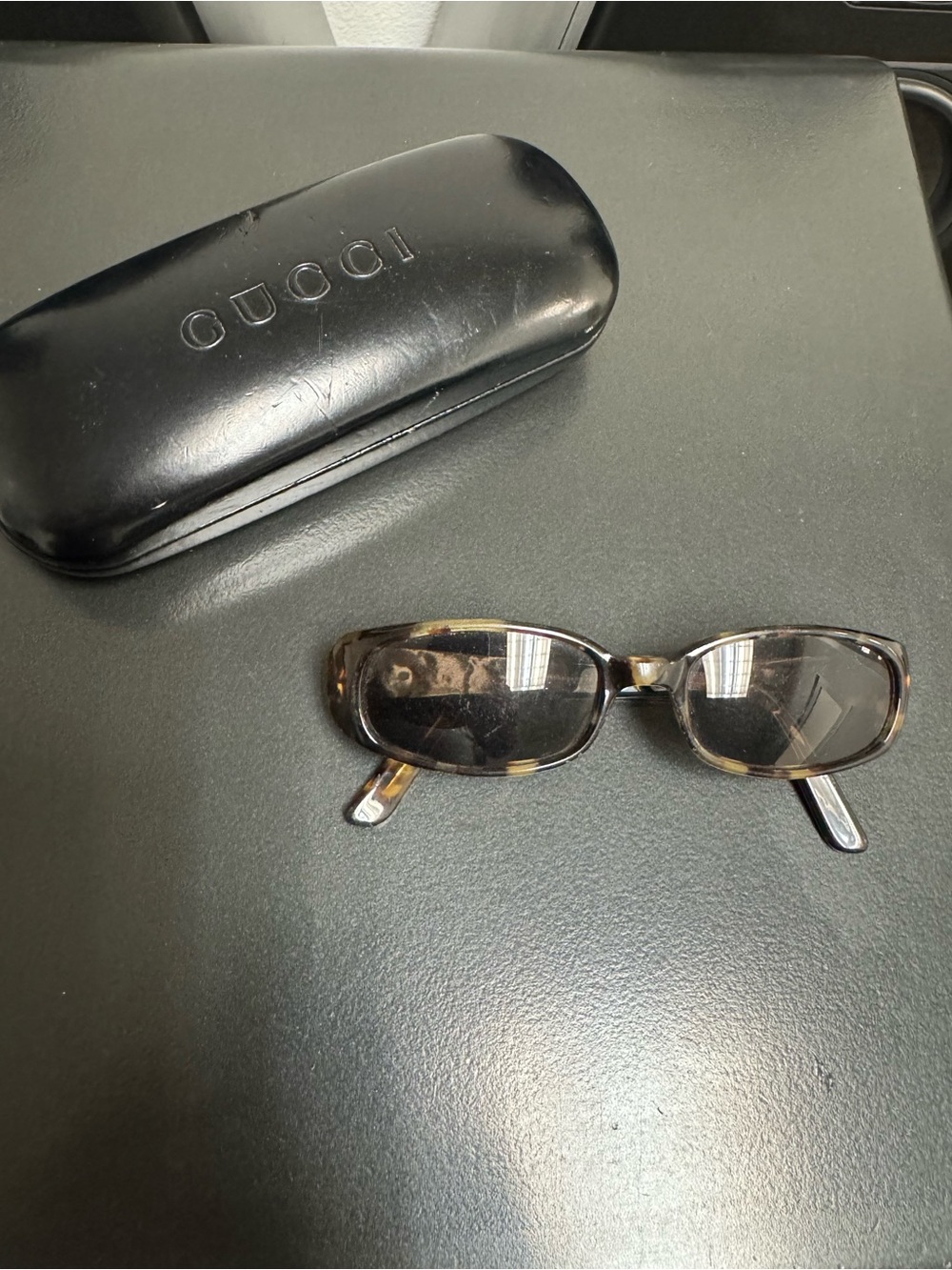Vintage Gucci Tom Ford Era Tortoiseshell Oval Sunglasses with Black Case Rare